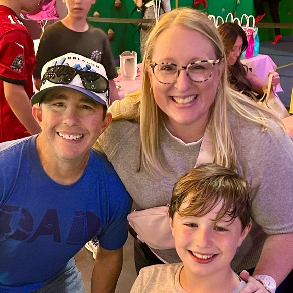 Meet your Posher, Deanna - Picture 1 of 2